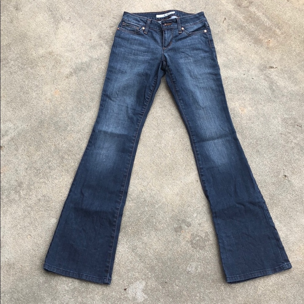 Joe’s 👖 Dark-Medium Wash Low Rise Jeans